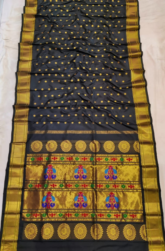 Pavjita | Maharani Kalanjali Paithani Saree