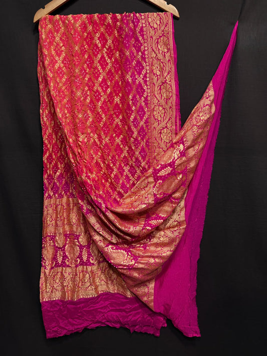 **Nim Zari Bandhej Dupatta**
- **Fabric:** handwoven Georgette
- **Design:** Beautiful Bandhej, Real Nimzari
- **Quality:** Best quality & colour 
- ** colour:** pastel & Dark
**Description:**
- **Length:** 2.50 meters, full length
- **Use:** Dress & Lehenga Choli Dupatta