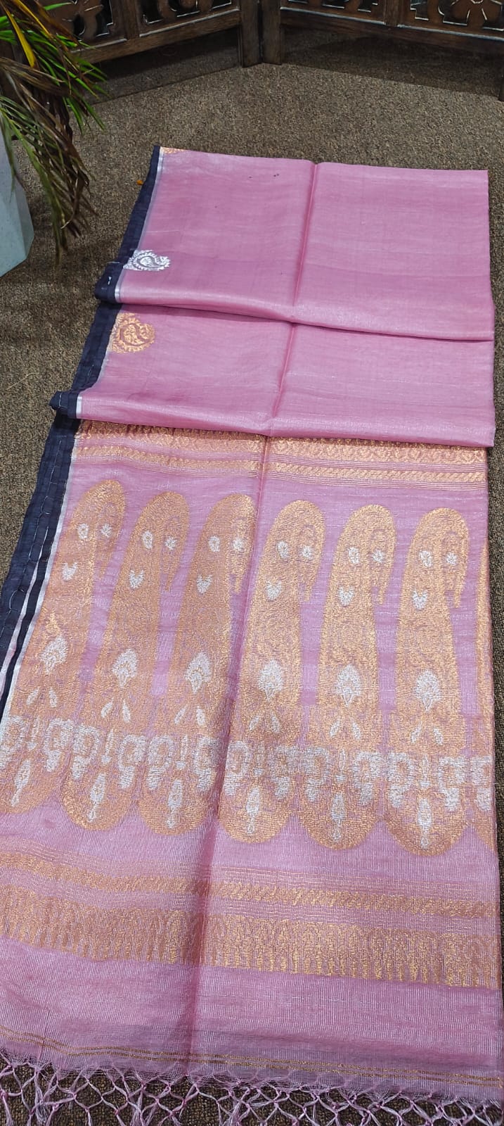 Tissu tussar jamdani
Pure gachi tussar
With bp
