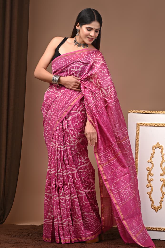 Chanderi silk sarees traditional collection
Hand block printed chanderi silk Sarees with blouse
Natural dye n color
Super quality:,fine fabric:,
Size- 6.5 