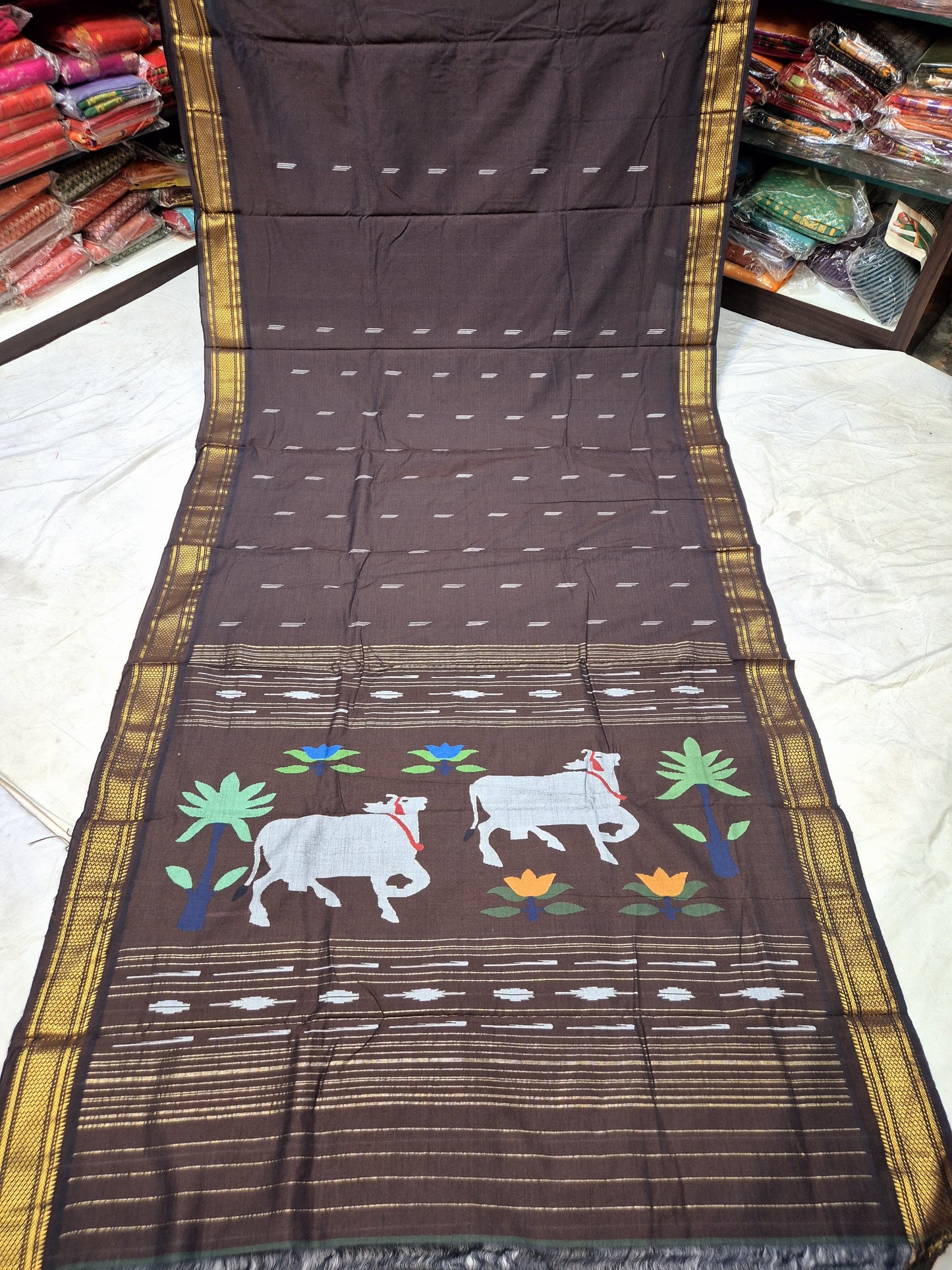 Ovitha | Cotton Handloom Paithani Saree