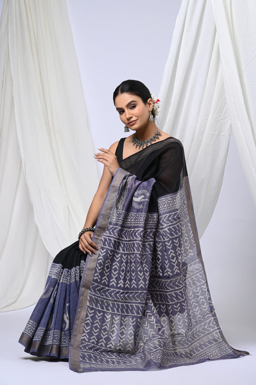 🍁new arrival🍁
Naspal pomegranate print 
👌Maheswari silk saree👌
Hand block printed Maheswari silk sarees with blouse
Size- 6.5 with blouse
Quality- silk by silk
Approx weight- 470 gram
👉Pure hand block
 