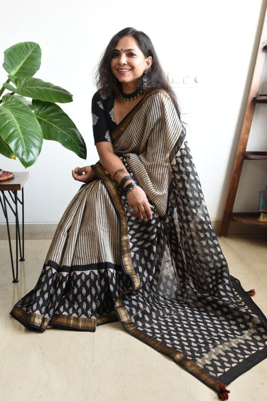 🍁new arrival🍁
Naspal pomegranate print 
👌Maheswari silk saree👌
Hand block printed Maheswari silk sarees with blouse
Size- 6.5 with blouse
Quality- silk by silk
Approx weight- 470 gram
👉Pure hand block
 