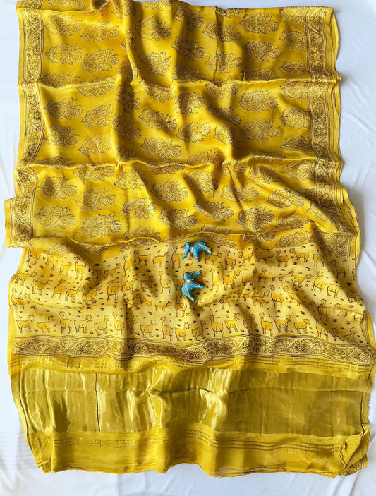 Expo quality *Pure 100% LAGDI PATTA MODAL Gajji Silk Saree*
Bagru handblock print
Ajrakh print & Rapid print 
Print detail's 
*Ayurveda Redefined Anar chilka*
*Nashpal dye Ajrakh print*
*Hand Block & dabu print*
 Use only natural 
(Pomegranate peel)
With beautiful printed blouse 
Saree length:- 6.5m with blouse 👚 
Premium quality