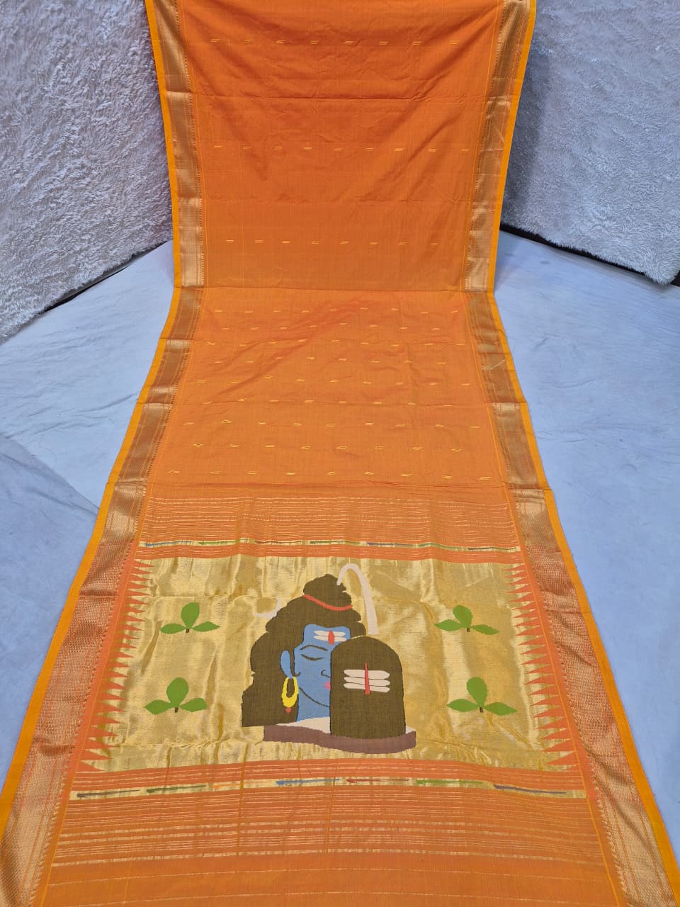 Yeola cotton paithani*
Pure cotton 
Handloom saree
Traditional Narali border 
Running blouse 
Shoulder butta 