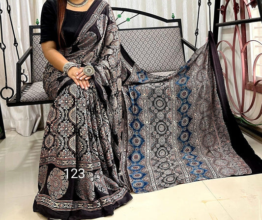 
🥻 Pure Modal Silk  Saree 🥻
🏕️ Natural / Vegetable Dyeing with Ajrakh Hand-Block Print

📦 All pics available
🎨 New colours / new patterns added 6.50...Full  saree  ..45..with 
