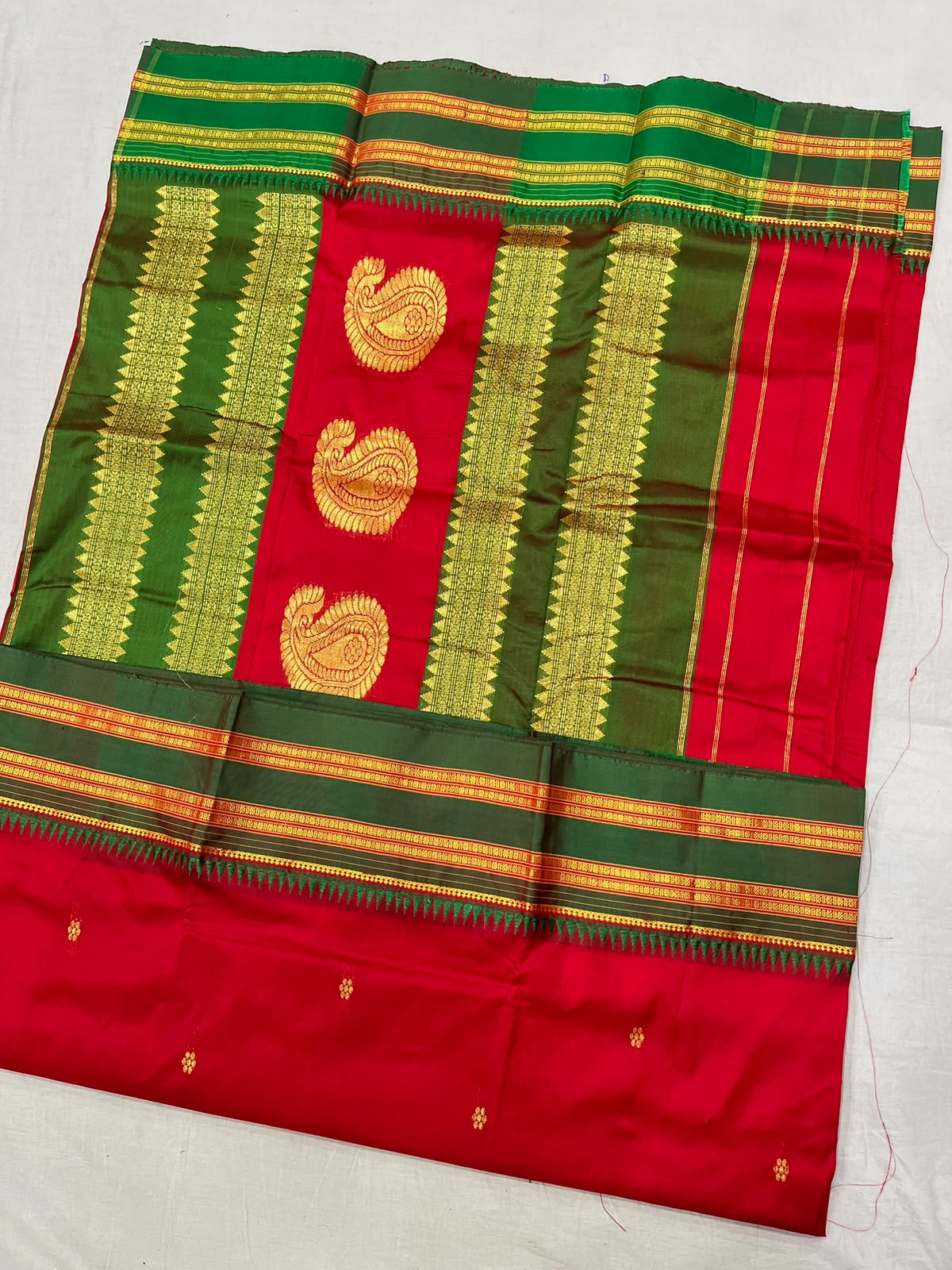 *Narayanpeth silk saree*
Running blouse 
Shoulder butti 
Pure silk
*Price: 6300/- + ship*