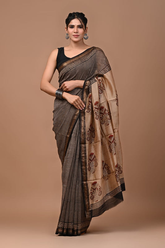 🍁new arrival🍁
Naspal pomegranate print 
👌Maheswari silk saree👌
Hand block printed Maheswari silk sarees with blouse
Size- 6.5 with blouse
Quality- silk by silk
Approx weight- 470 gram
👉Pure hand block
 