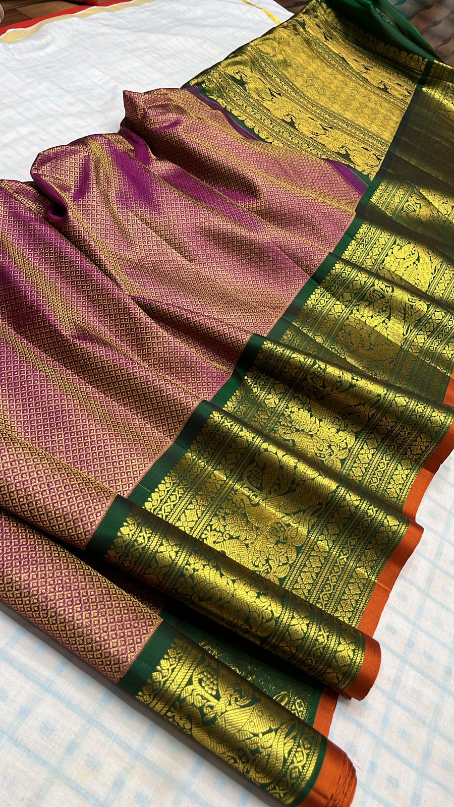 ✨✨Pure Gadwal Traditional
          Border Brocade 
          Pattu Sarees ✨✨