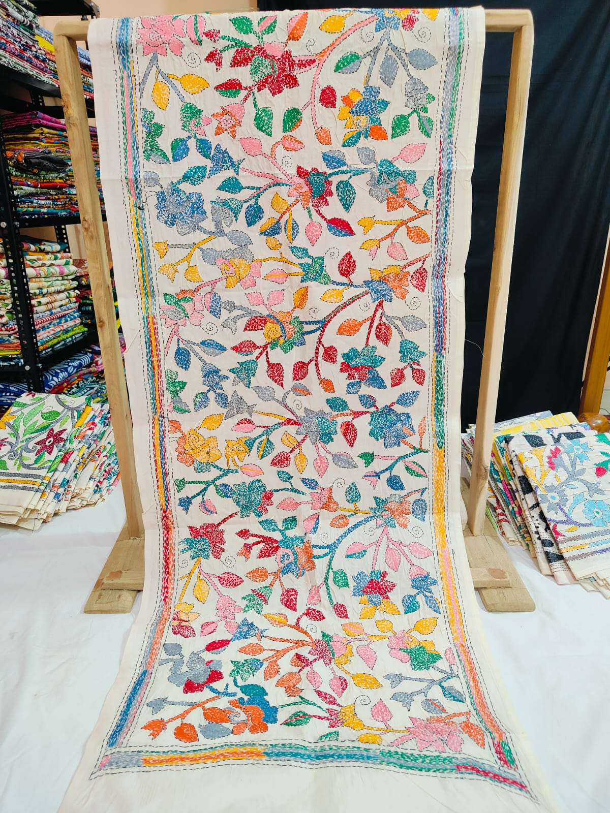 These are Tussar Slik  kantha stoles
Length 2.15/2.2 meter ( Approx)
Bohor 22' (Approx)