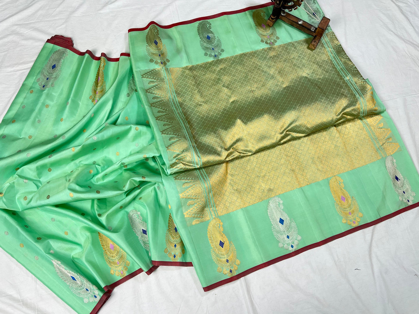 Zanah | Gadwal Sarees in pure Silk