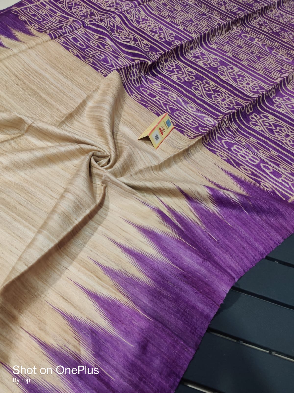 Pure tussar ghicha temple border ikkat print silk handloom saree with blouse pc.
Silk mark tag 

