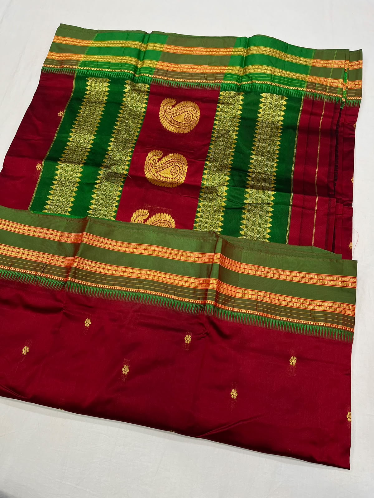 *Narayanpeth silk saree*
Running blouse 
Shoulder butti 
Pure silk
*Price: 6300/- + ship*