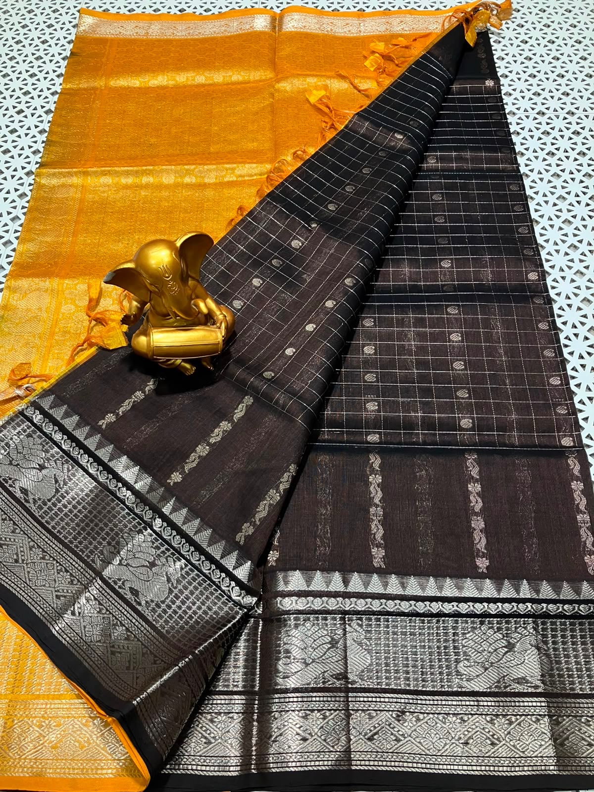 *Material*:Mangalagiri Pattu by cotton
*Model*:Kanchi border checks and butta Pattu sarees
Contrast pallu and blouses 
Running pallu and blouses 