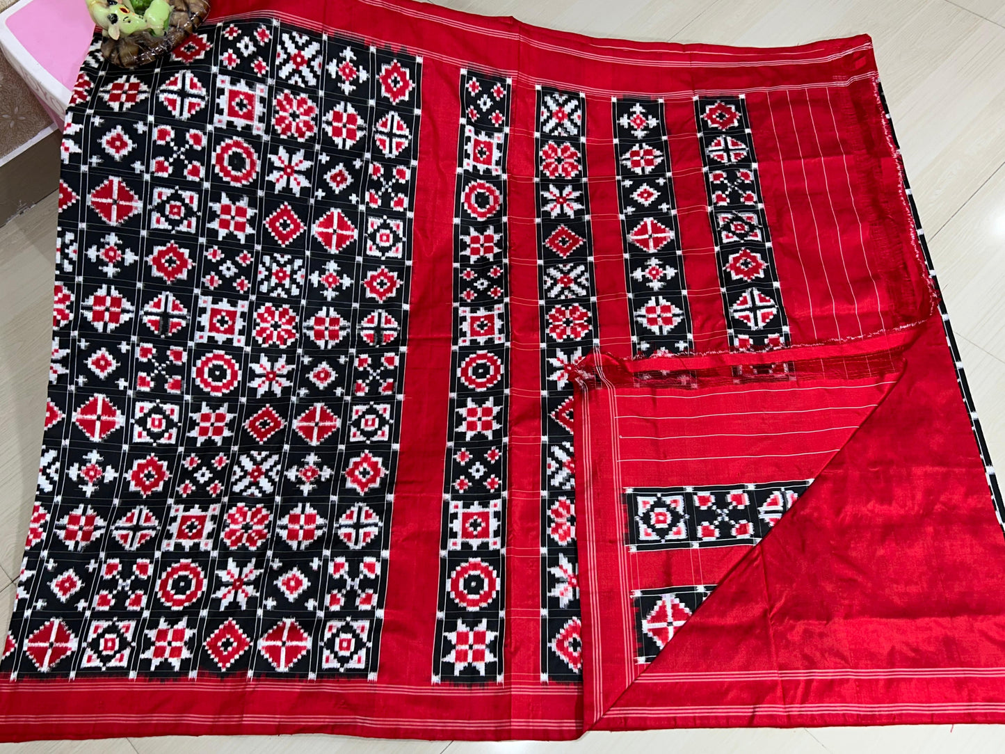 Tarjani | Telia Rumal Saree