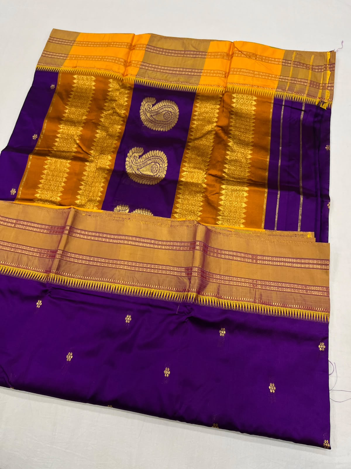 *Narayanpeth silk saree*
Running blouse 
Shoulder butti 
Pure silk
*Price: 6300/- + ship*