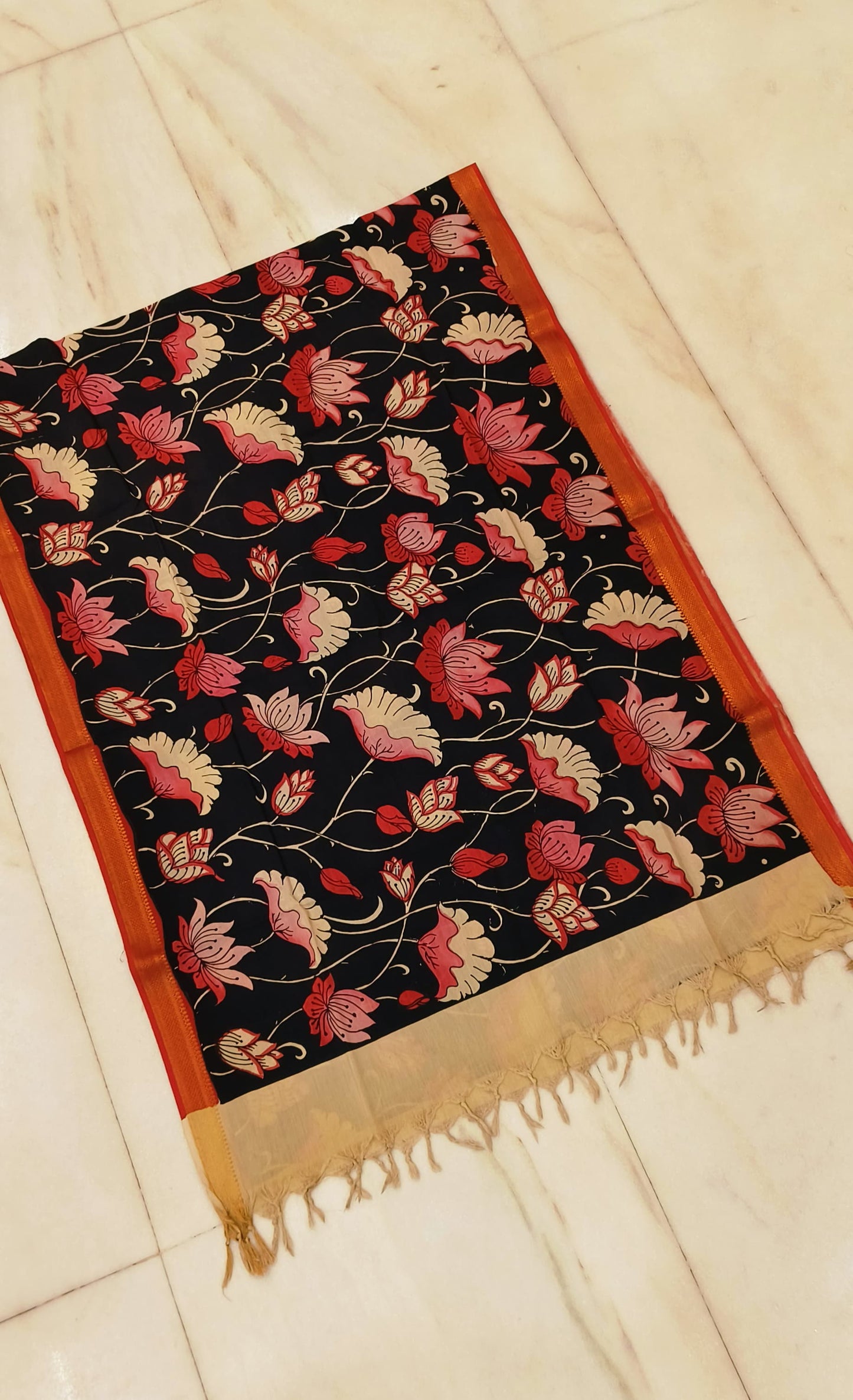 Nami | mangalgiri cotton dupatta with kalamkari work