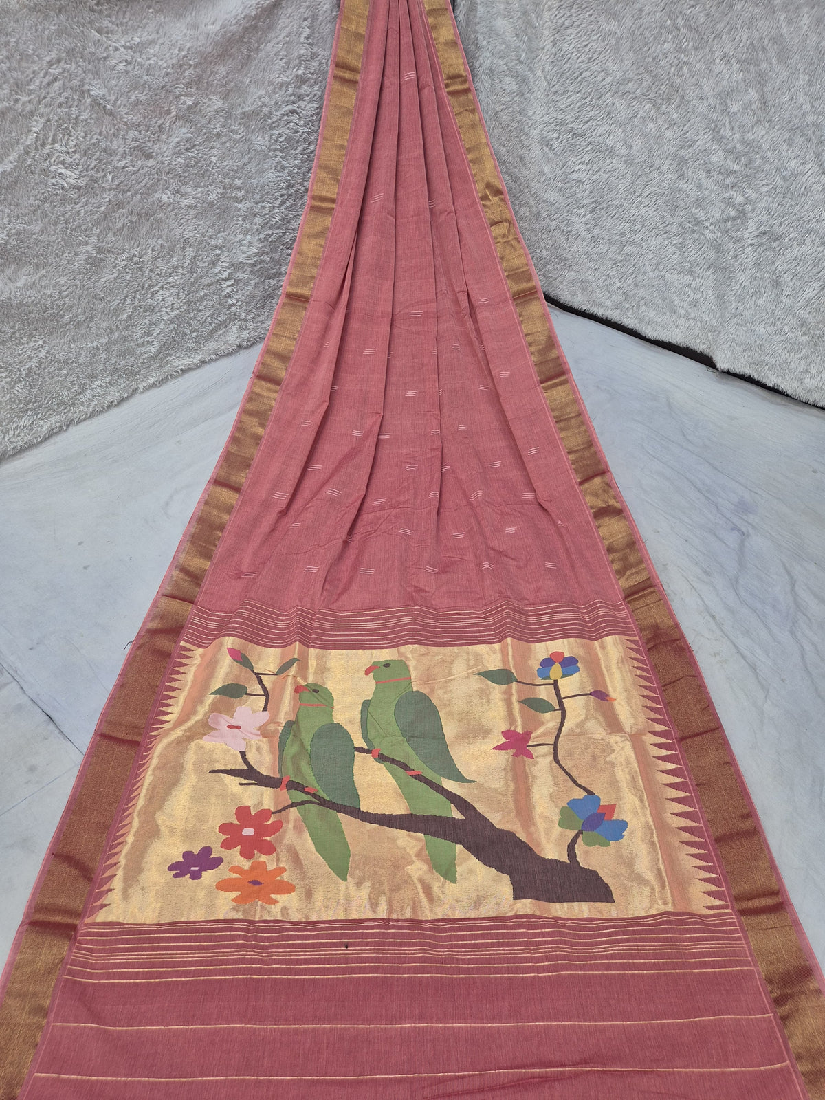 *Yeola cotton paithani*
Pure cotton 
Handloom saree
Patta border 
Running blouse 
Shoulder butta 