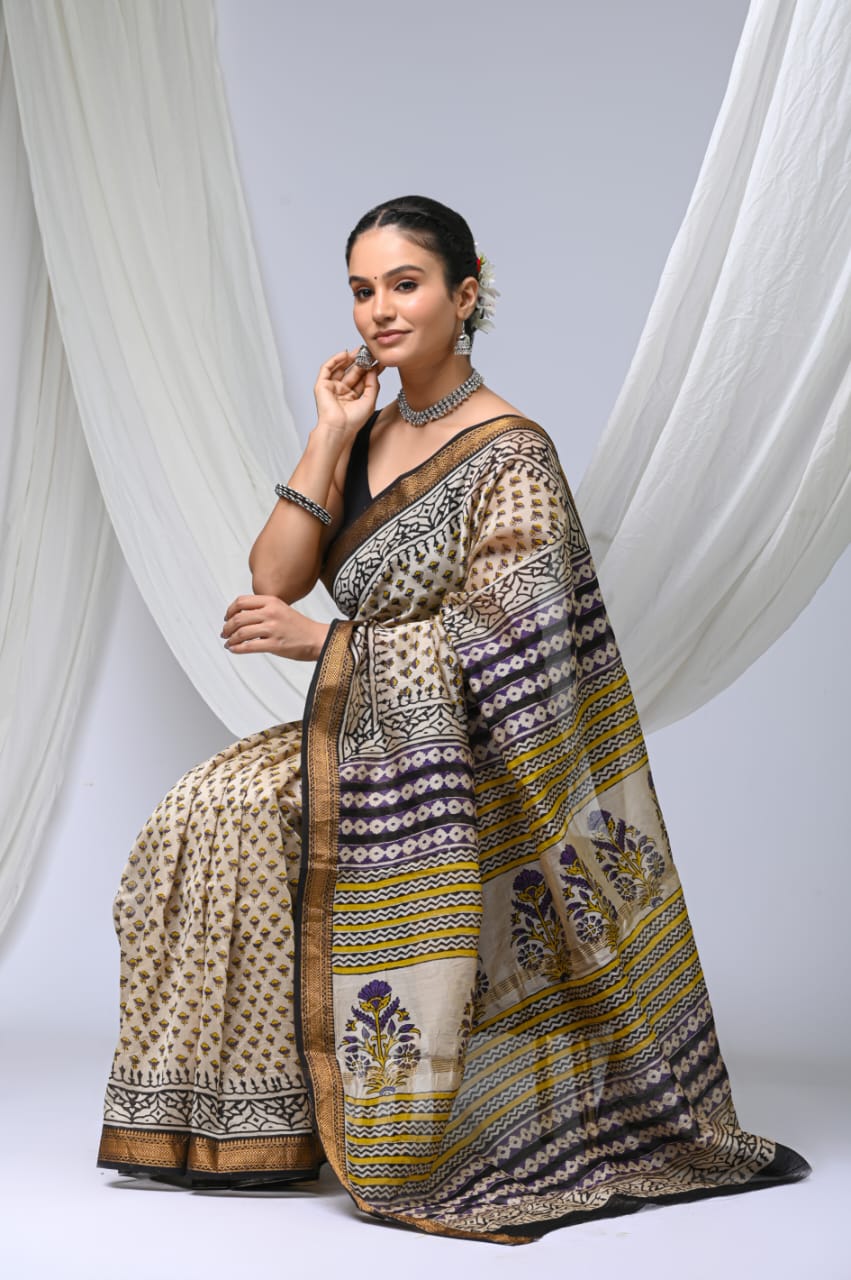 🍁new arrival🍁
Naspal pomegranate print 
👌Maheswari silk saree👌
Hand block printed Maheswari silk sarees with blouse
Size- 6.5 with blouse
Quality- silk by silk
Approx weight- 470 gram
👉Pure hand block
 