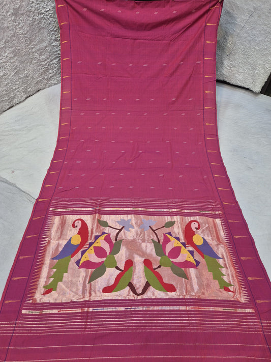 Ek muniya 
cotton handwoven
 paithanis
