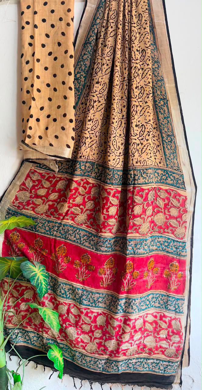 👌🏻Linen collection 👌🏻
.... *Hand* block printed linen saree with blouse.....
Size 6.5 with blouse
Natural dye n colour
 
Pure hand ( without screen print ) 