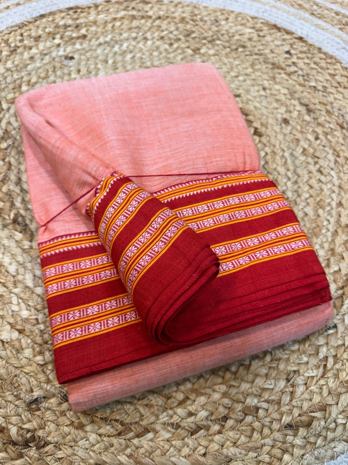 
Pure cotton handwoven *Goomi border & Gaadi border* saree With Running Blouse same as body 
With handloom tag . 