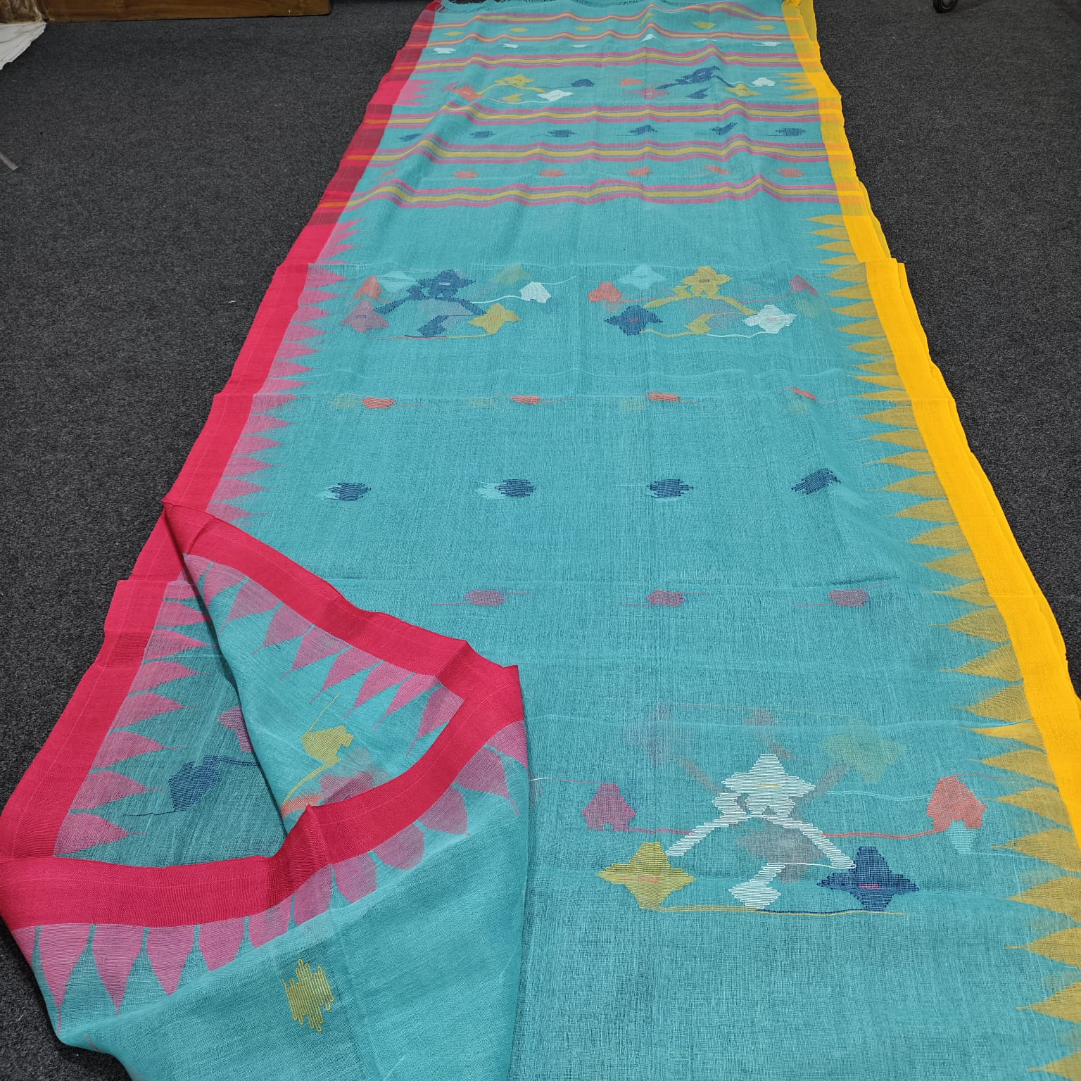 Authentic handloom 
monipuri cotton saree
With bp
