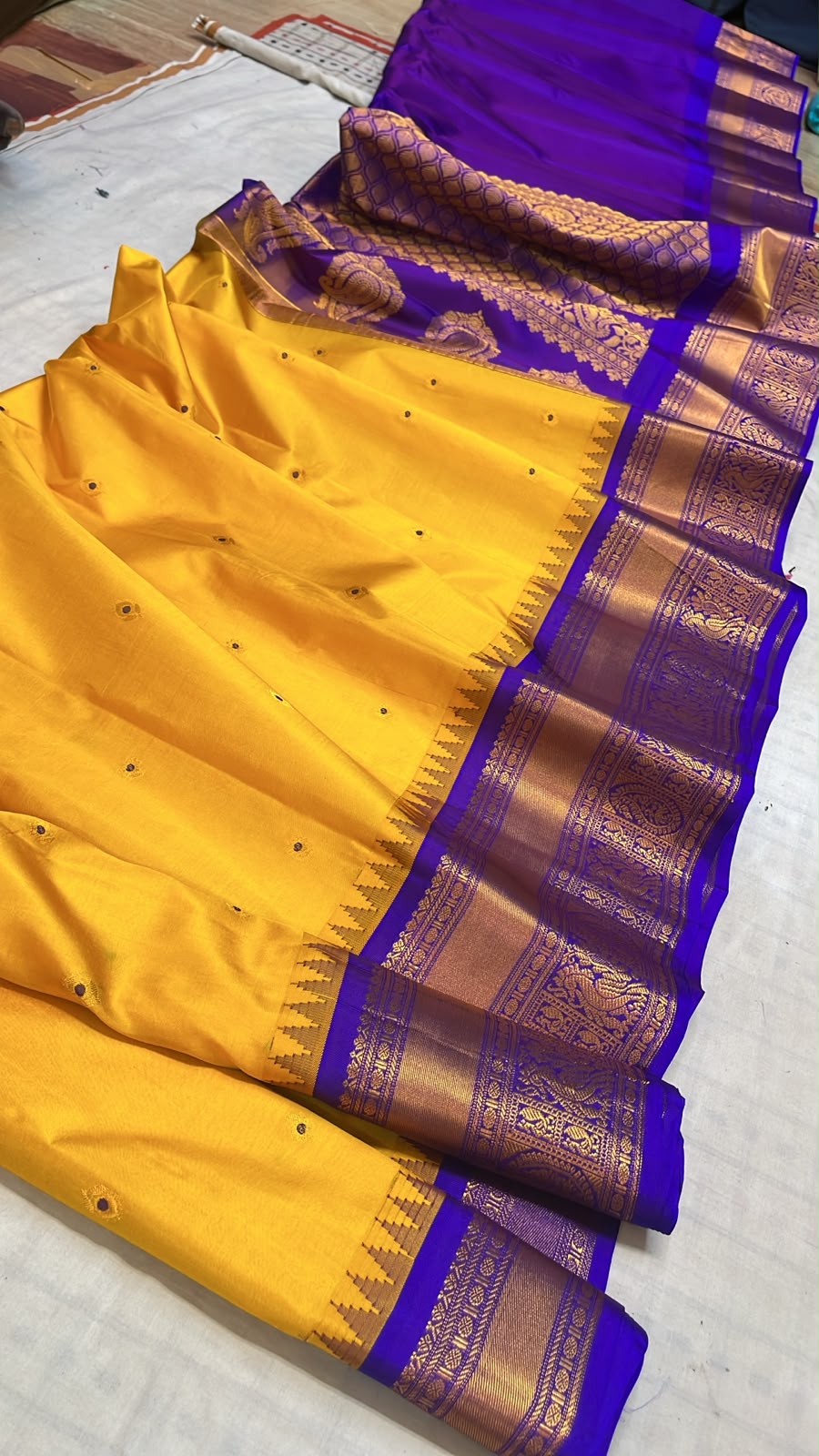 Authentic handwoven pure silk Gadwal