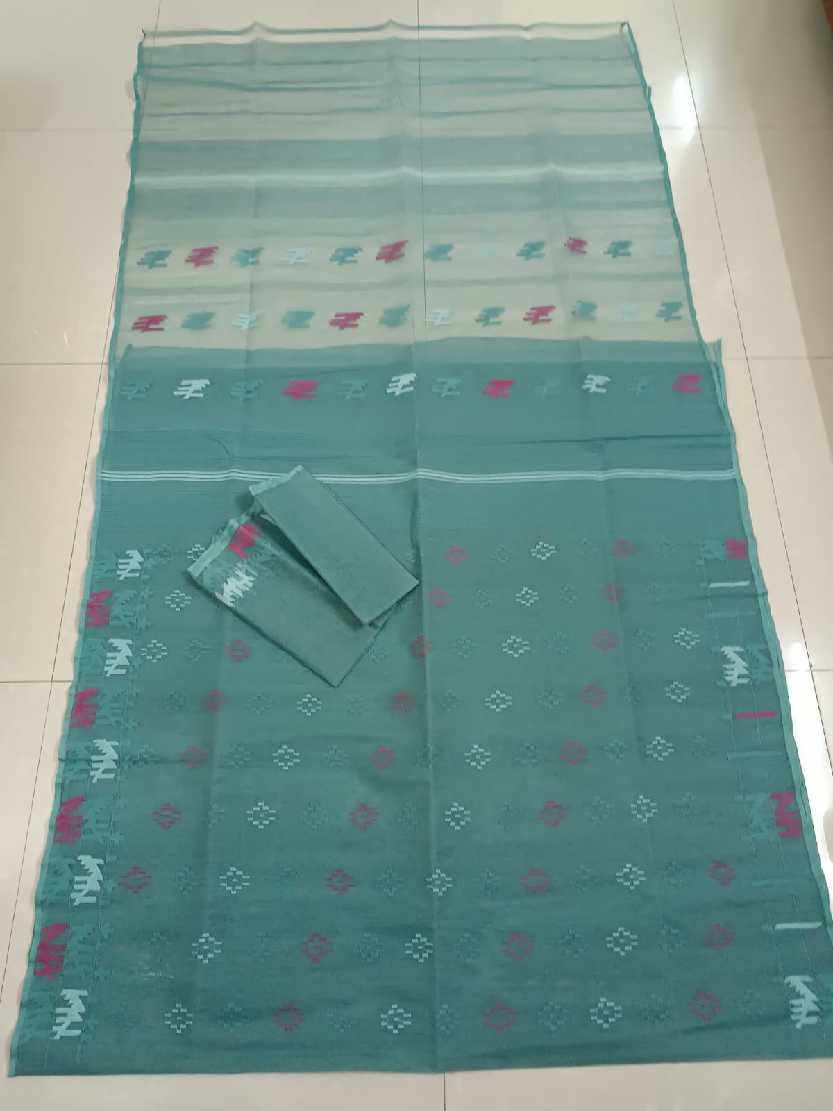 Authentic bangladesi 
half silk jamdani
With bp