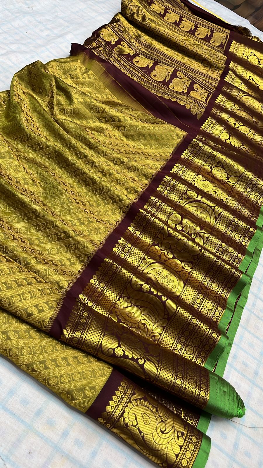 ✨✨Pure Gadwal Traditional
          Border Brocade 
          Pattu Sarees ✨✨