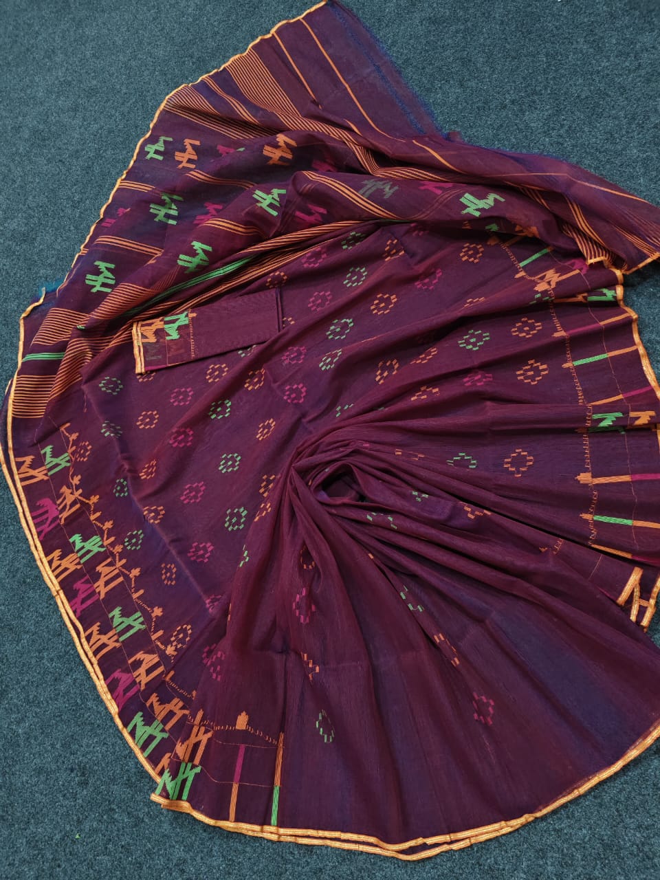 Authentic bangladesi 
half silk jamdani
With bp