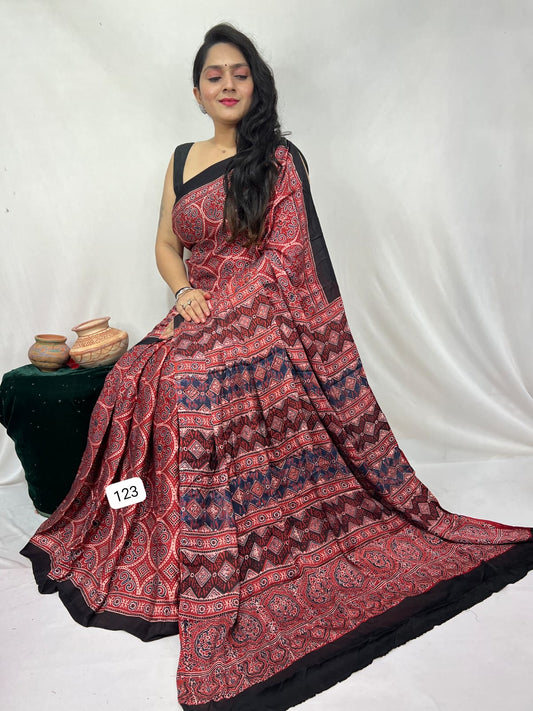 
🥻 Pure Modal Silk  Saree 🥻
🏕️ Natural / Vegetable Dyeing with Ajrakh Hand-Block Print

📦 All pics available
🎨 New colours / new patterns added 6.50...Full  saree  ..45..with 
