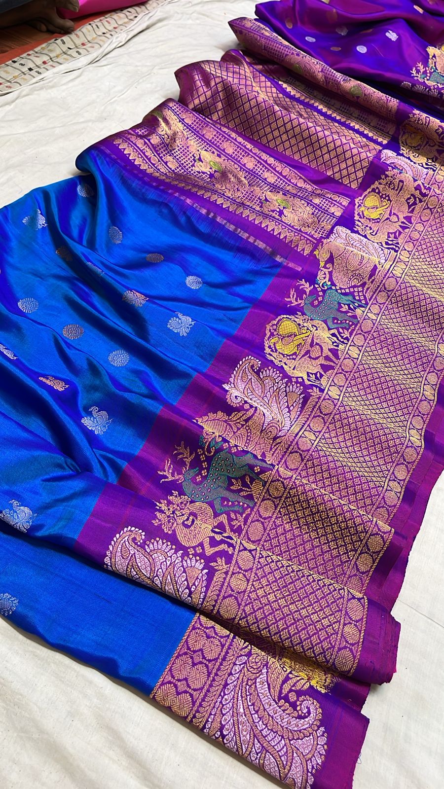 ✨✨Pure Gadwal Traditional
           Meenakari turning
           Border Pattu Sarees ✨✨