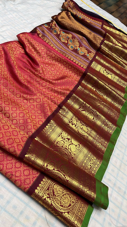 ✨✨Pure Gadwal Traditional
          Border Brocade 
          Pattu Sarees ✨✨