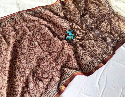 Summer special collection
Vanaspati ajark print

🥻🥻🥻🥻🥻🥻
 Kota saree new collection of Bagru print 
New collection Saree Kota Doriya .
Hand made 
Block print , Dabu print , Bagru print , vaspati print, ajark prijt
Saree length 5.5 mtr
Blouse.  80cm
Hand block printed