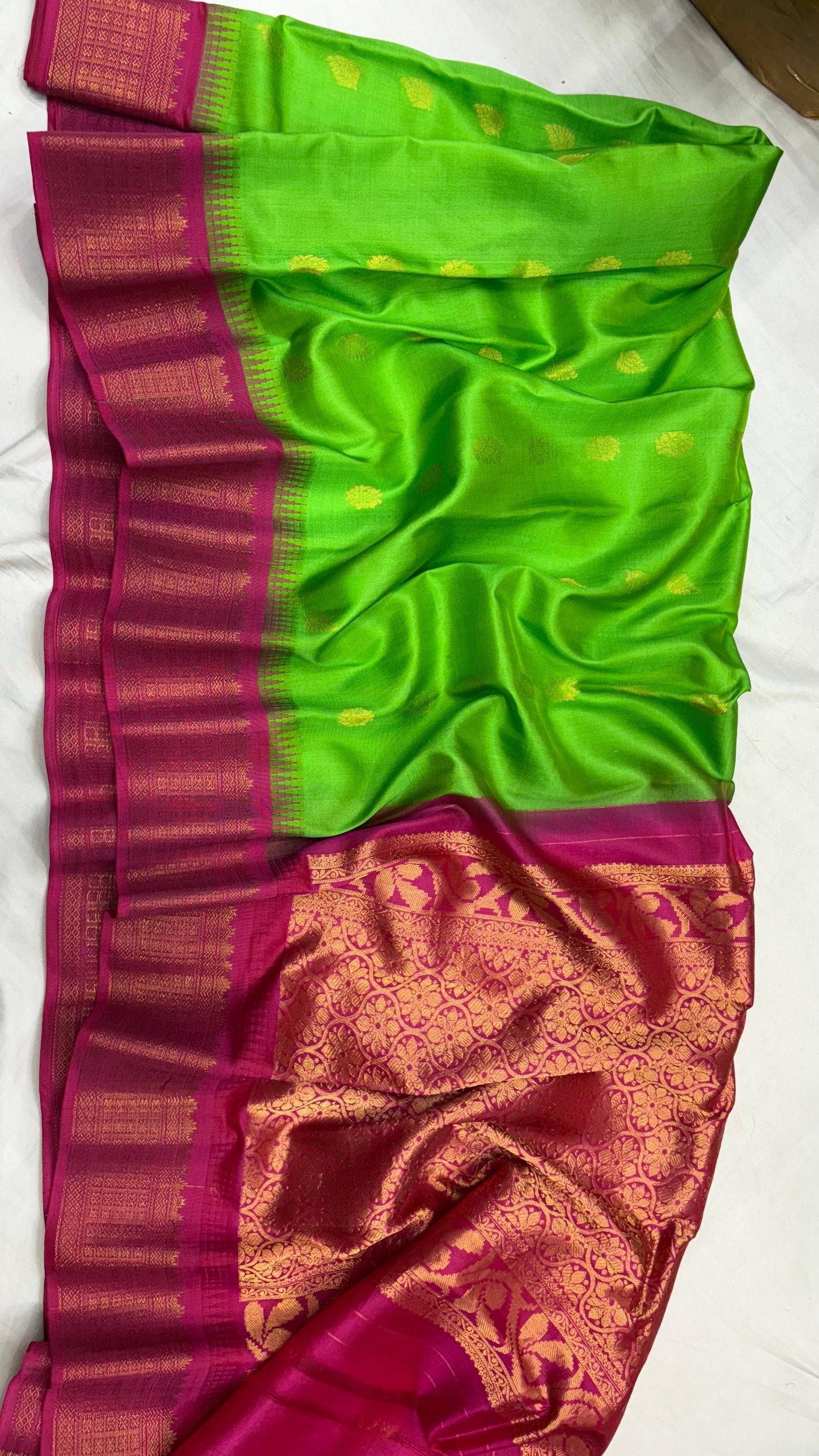 Harsika | Pure Pattu Gadwal Sarees
