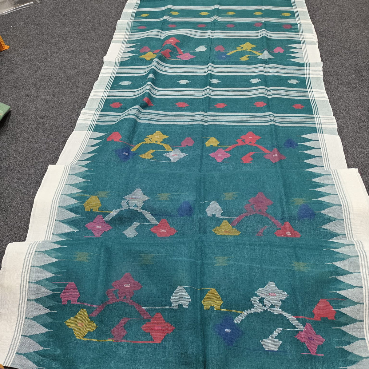 Authentic handloom 
monipuri cotton saree
With bp
