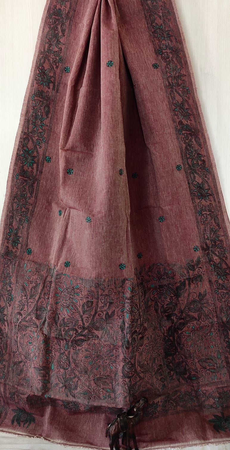 Very Exclusive Hand kantha stitch work on Premium Quality pure cotton saree

Without blouse piece 

Very demanding saree❤️
Book your order soon
