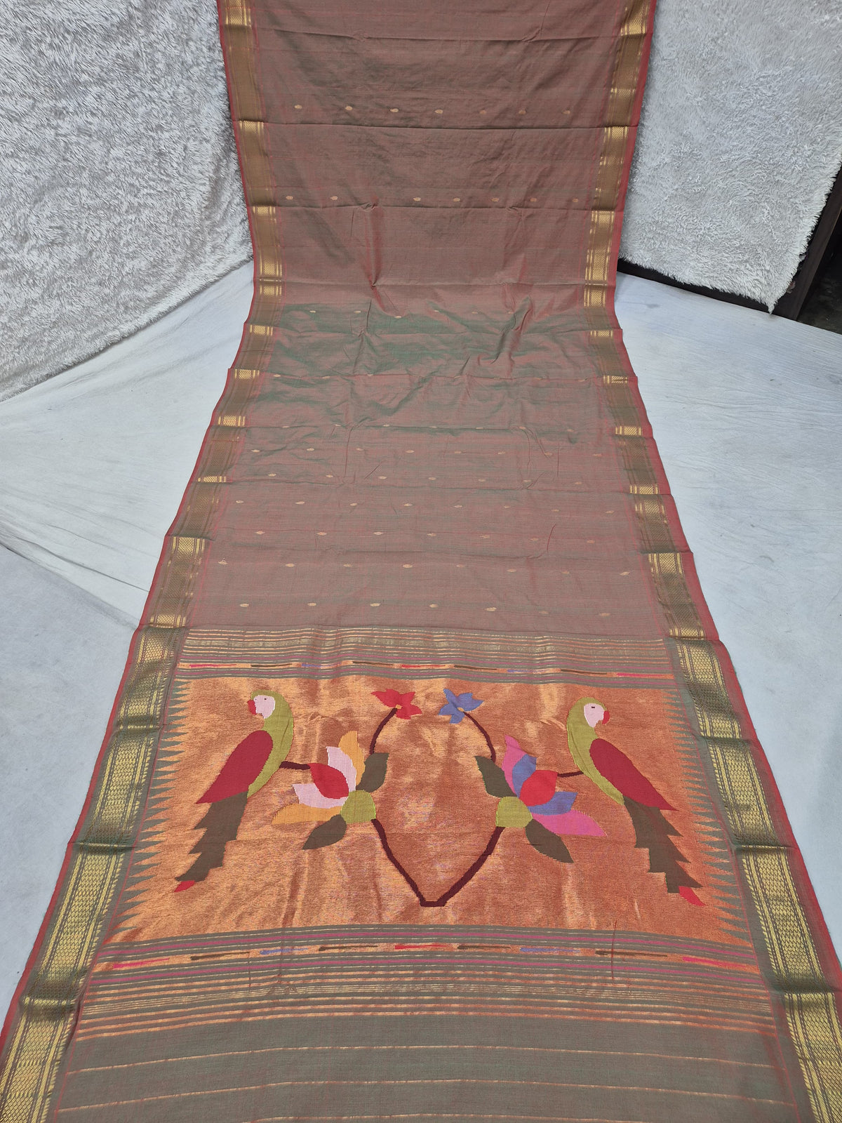 Yeola cotton paithani*
Pure cotton 
Handloom saree
Traditional Narali border 
Running blouse 
Shoulder butta 