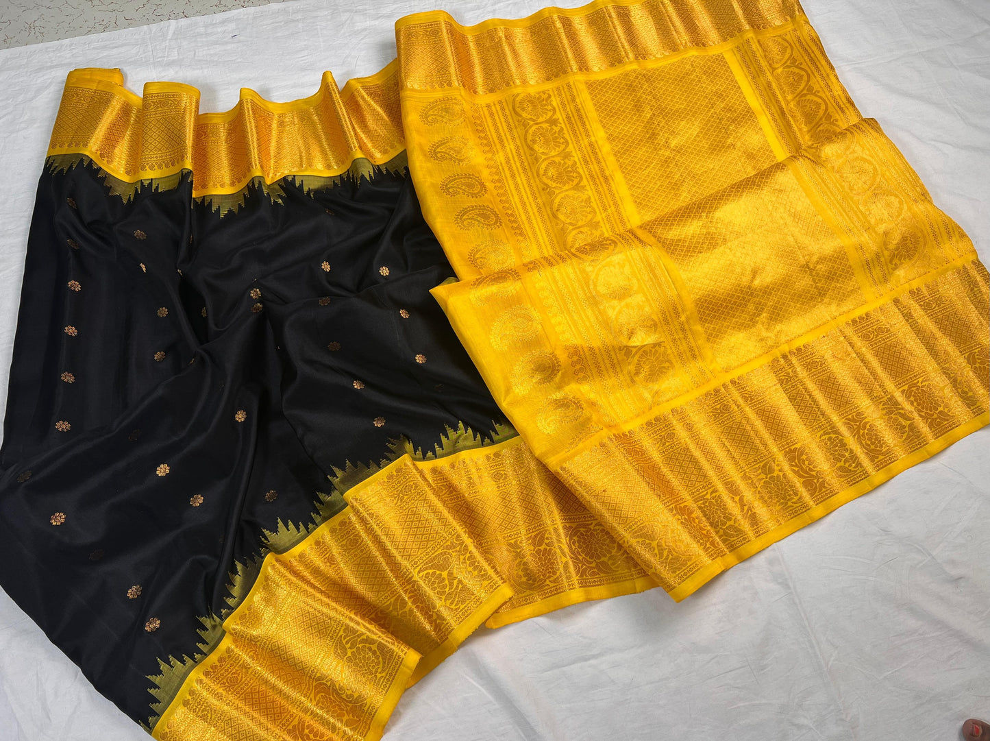 Dharini Gadwal | Gadwal Sarees in pure Silk