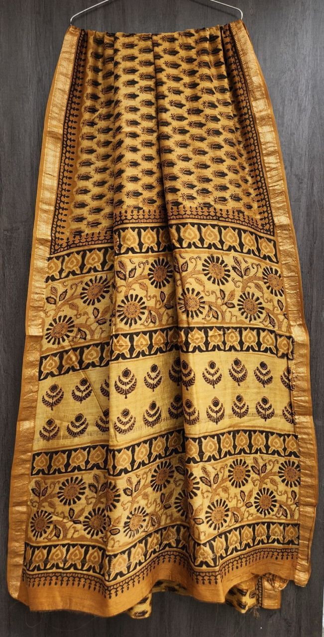 Benazir | Block printed with Maheshwari border