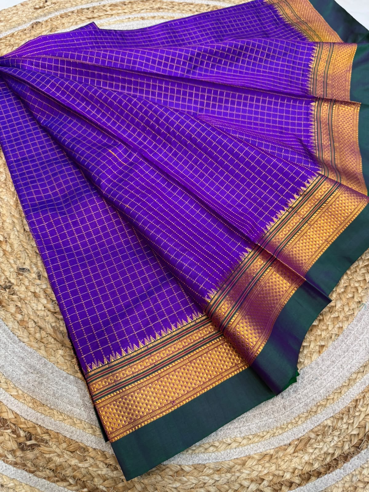*Ilkal saree with silk mark approved*

*Pure silk chukki Faras border* superior quality 
Body small checks design popularly known as *Chaduranga Chukki*  & *Zari lines* ilkal saree 
With running blouse saree
*Price - 16500