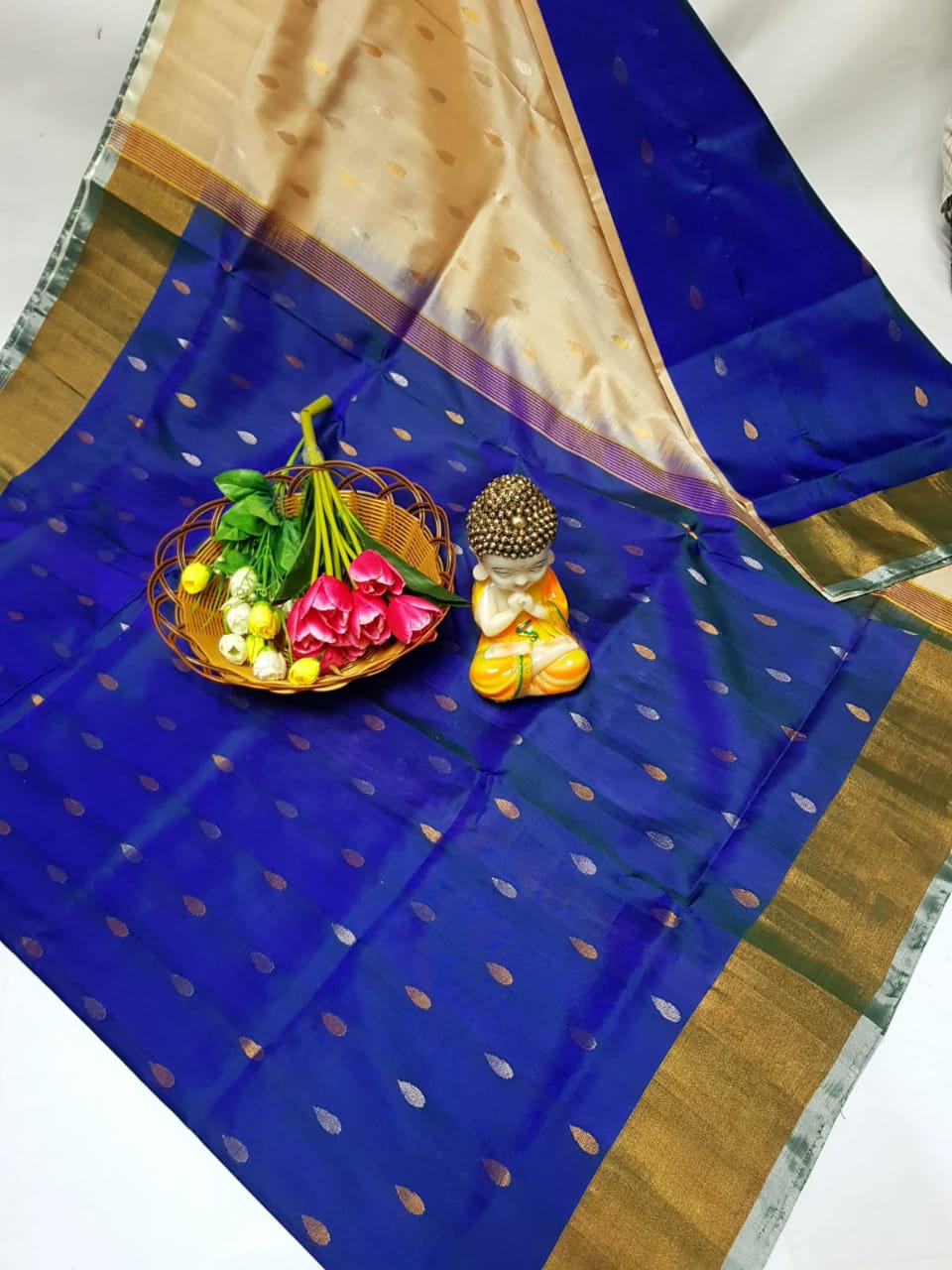 Ushaah | Uppada-Pattu-Nakshatra butti-Saree