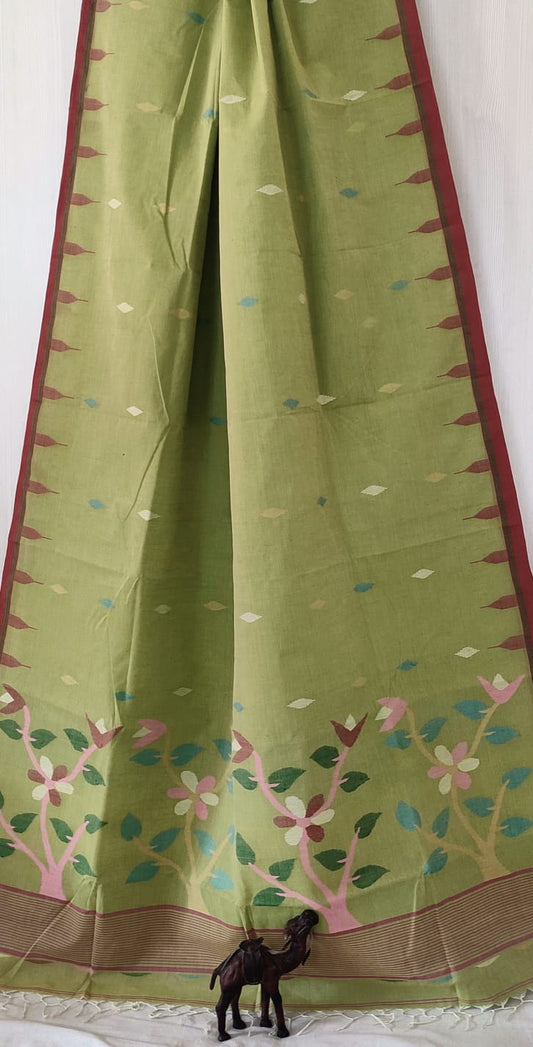 Very exclusive,Beautiful 100 Count pure 
Cotton by Cotton Hand Spoon jamdani 
with temple border with very 
elegant jamdani motif pallu
Without bp