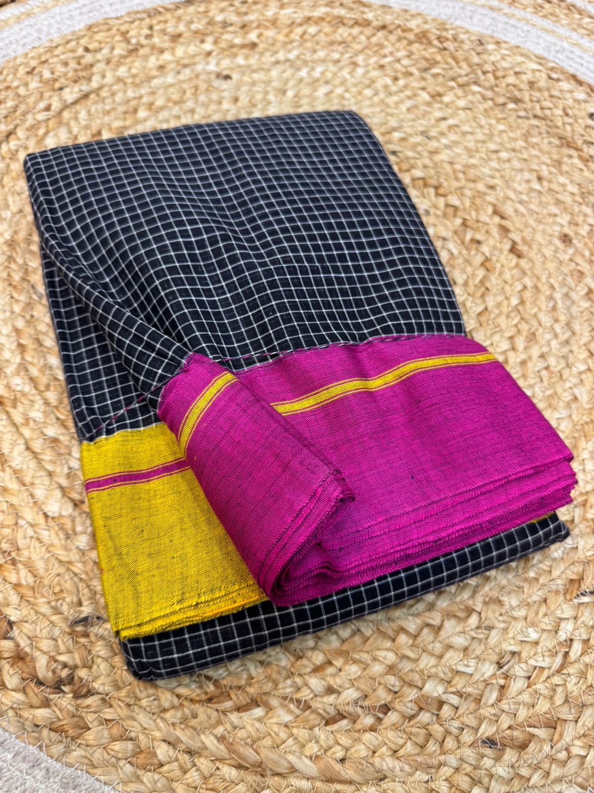 *Patteda anchu with Handloom mark New Designs* 

Pure cotton handwoven *patteda aanchu* 
saree With Running Blouse same as body
