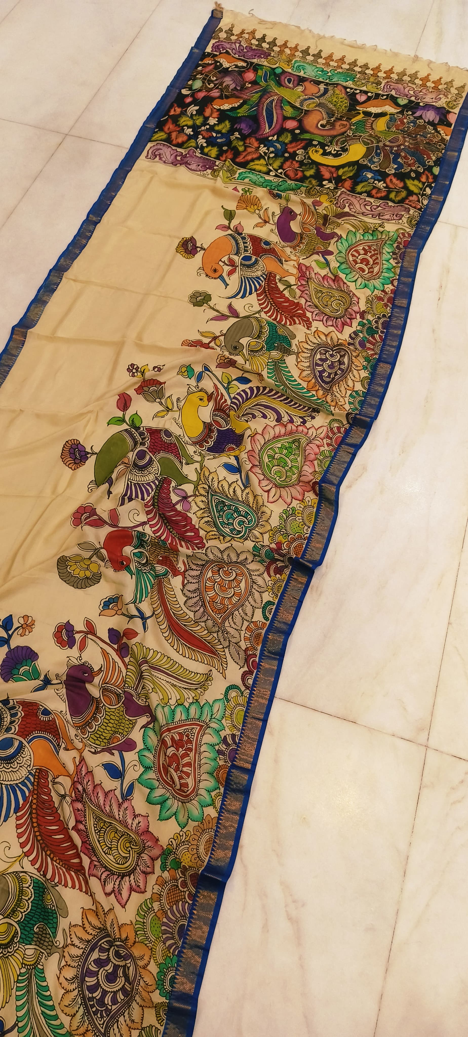 *Mangagiri silk sarees*
*Pen kalamkari sarees* 
*Hand drawn hand painted sarees* 
🌺🌺🌺🌺🌺🌺🌺
*Length 6.5 mtr*
*Width 44 inch*
