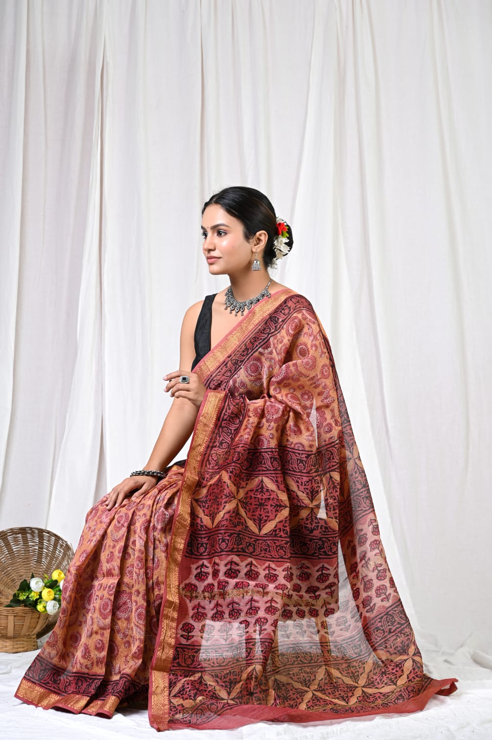 🍁new arrival🍁
Naspal pomegranate print 
👌Maheswari silk saree👌
Hand block printed Maheswari silk sarees with blouse
Size- 6.5 with blouse
Quality- silk by silk
Approx weight- 470 gram
👉Pure hand block
 
