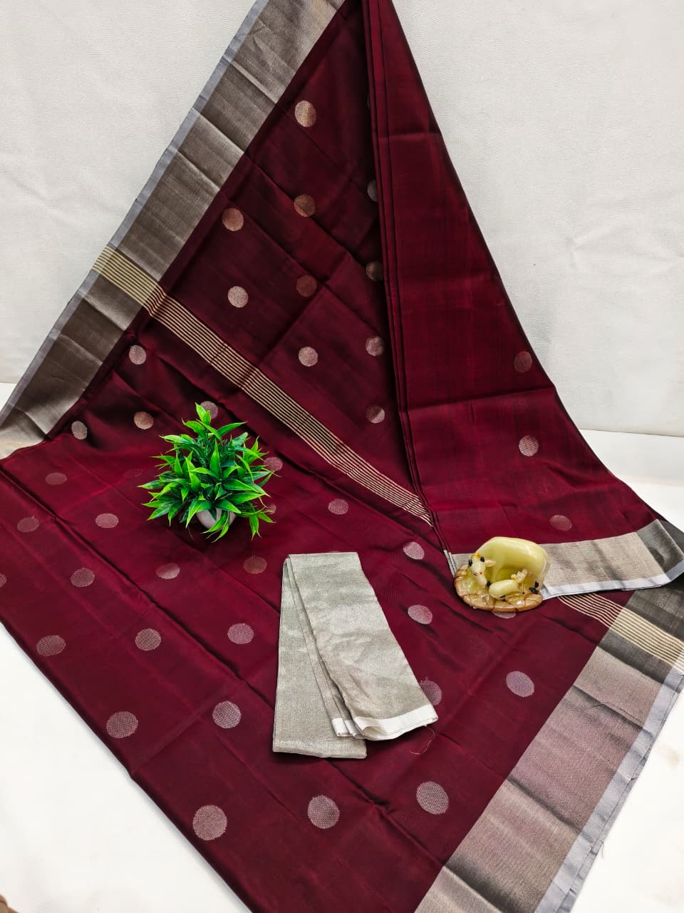 Ujjvala | Pure silk uppada with dollar buttis