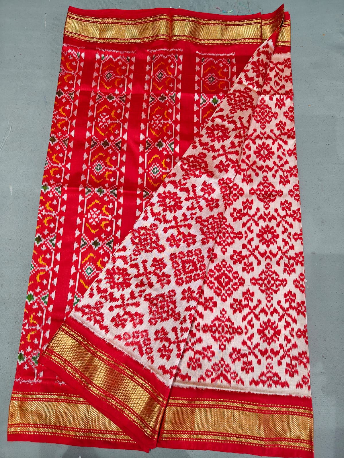 Latest and Exclusive 
*IKKAT SILK  SAREES*

👉🏻 *EXCLUSIVE   SPL DESIGN SAREES** 

Silk mark Certified 
Double weaving 


*Spl KADDI PET BORDER SAREES*
