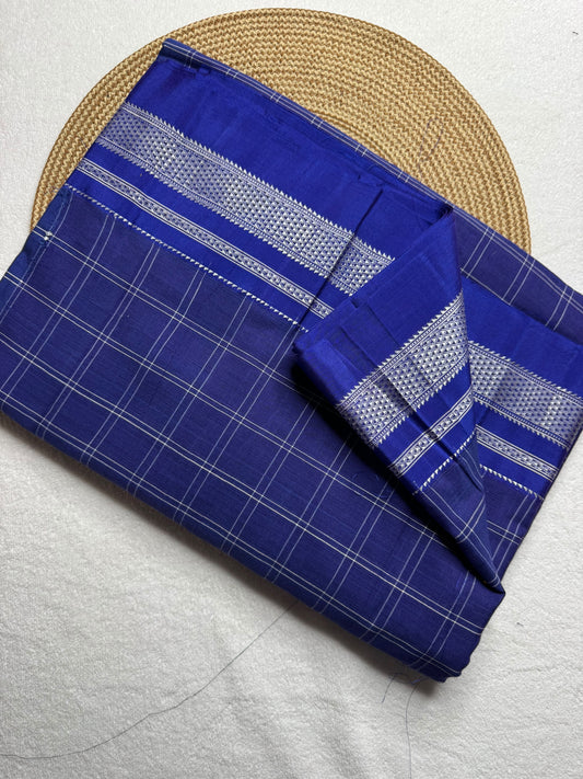 Cotton saree Chikki paras
Material - cotton by cotton 
Border - Chikki  border 
Saree Name - Ilkal cotton Chikki  sarees
Pallu - silk pallu 
Blouse -running
Handloom -yes
Saree length- 6.2

